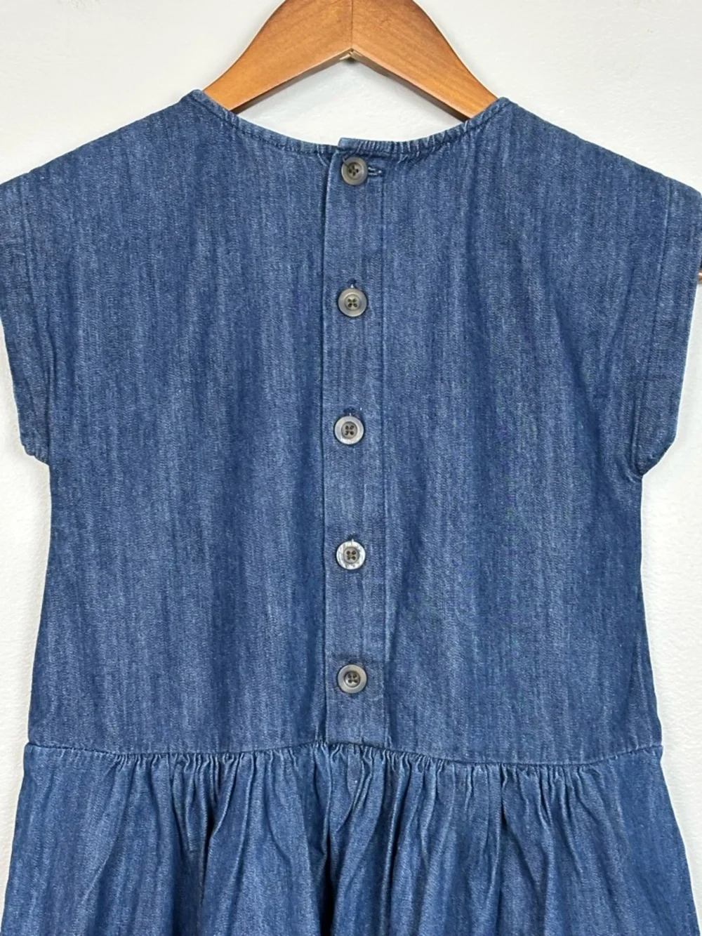 Hanna‎ Andersson Dress Girls 110 US 5 Blue Play Alot Denim Chambray Button Back